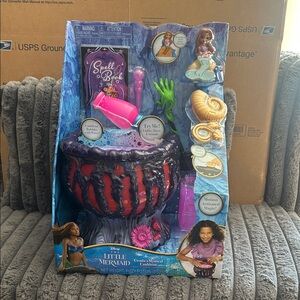 BNIB Disney Ursula’s Mystical Cauldron
